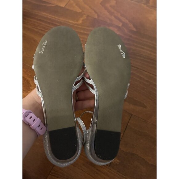 Easy Street Tarrah Crossover Wedge Sandals Silver Glitter 6 M NEW - Picture 5 of 6